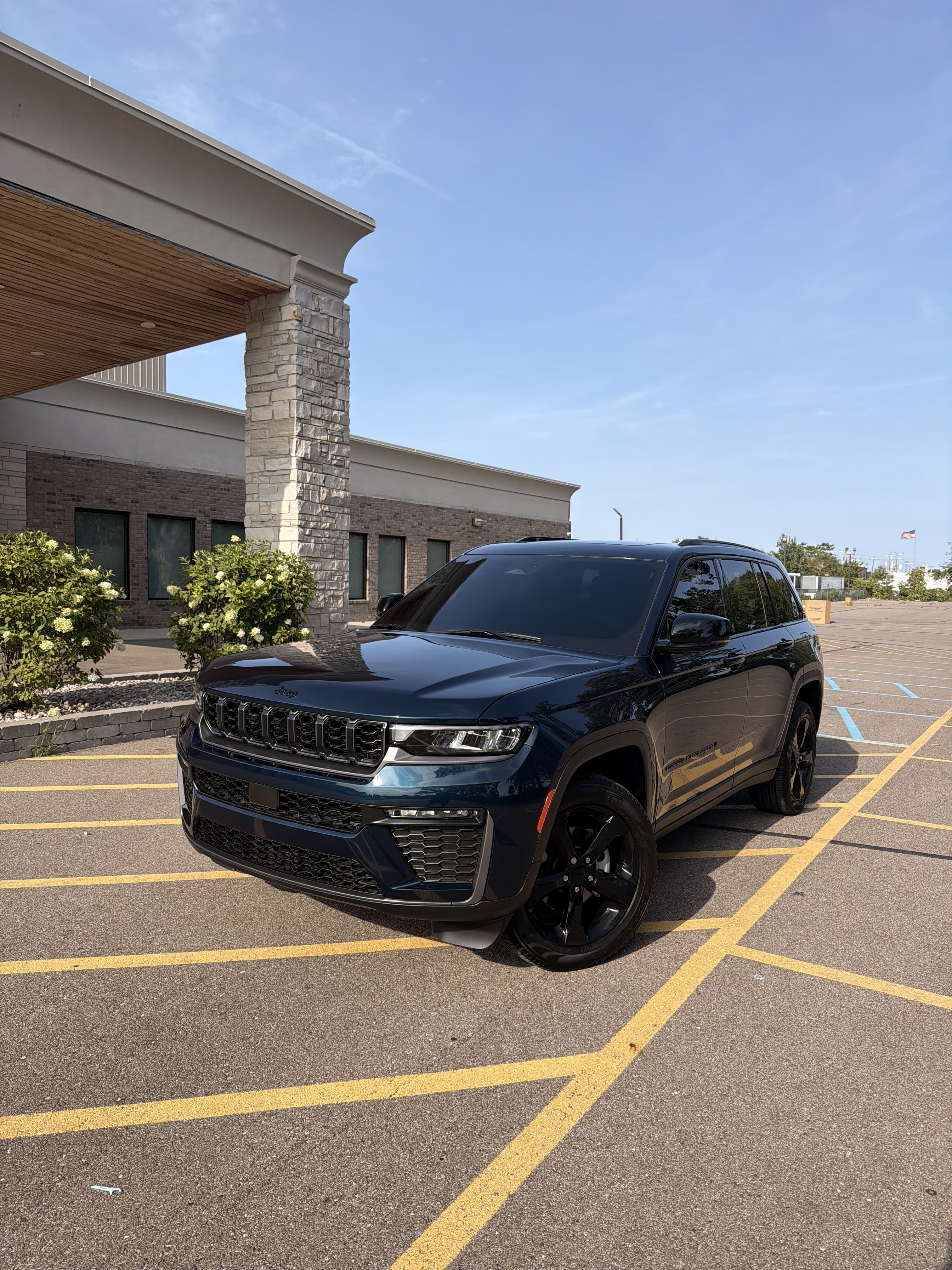 2026 Jeep Grand Cherokee Limited — Driver-side exterior detail
