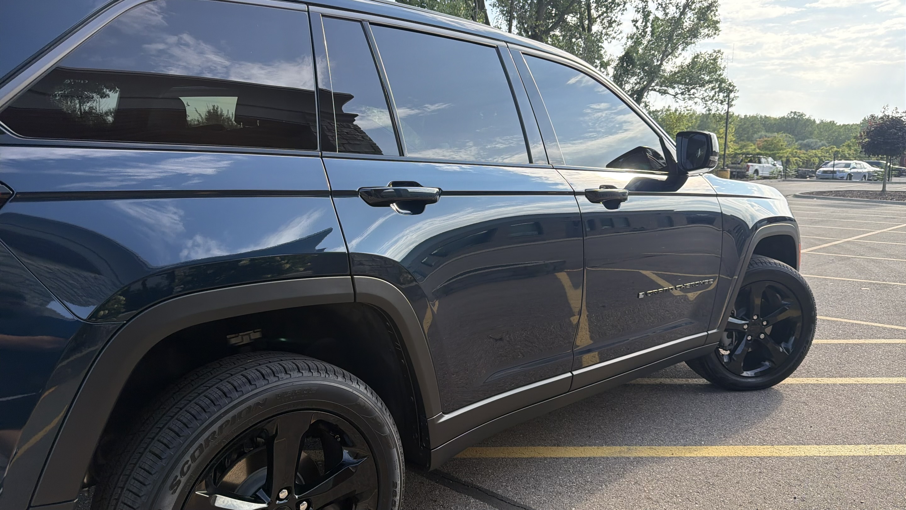2026 Jeep Grand Cherokee Limited — Close side profile