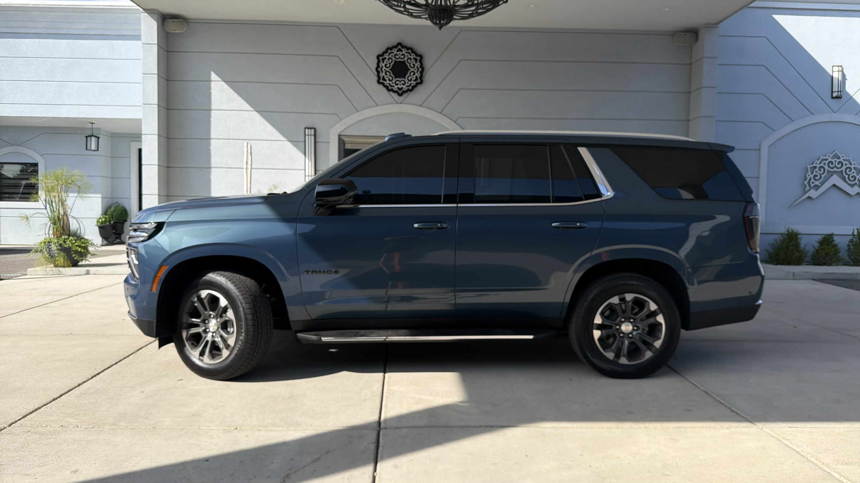 2026 Chevrolet Tahoe LT Fully Loaded — Side profile
